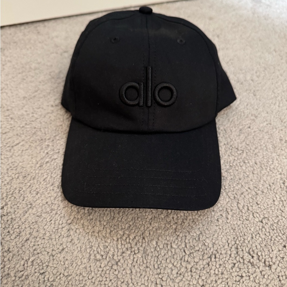 Alo Off Duty Cap NEW in Black